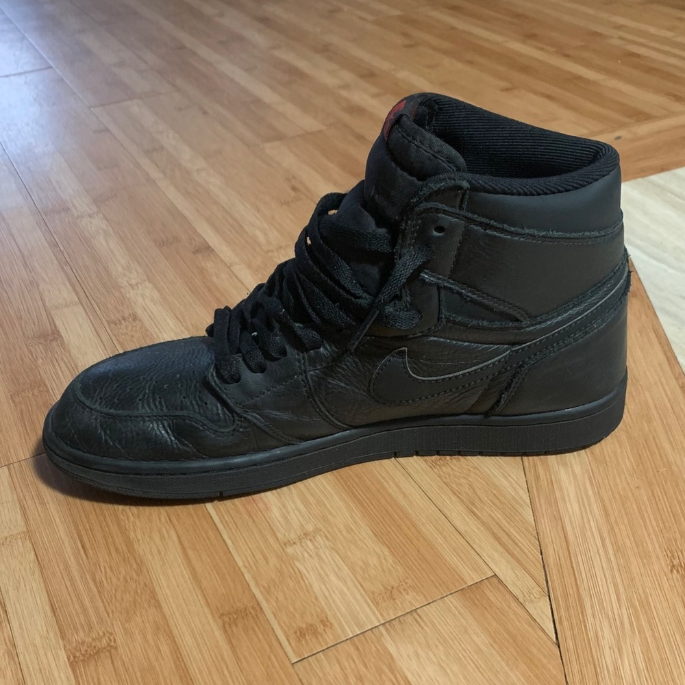 Air Jordan 1s - Picture 5 of 6